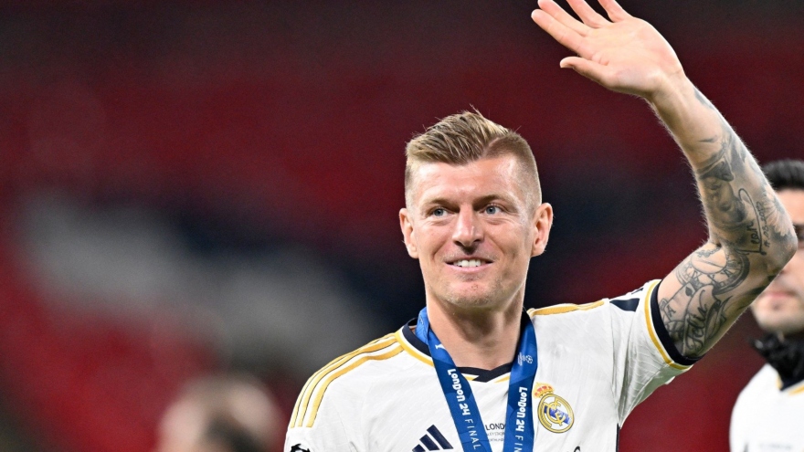 HLV Ancelotti muốn Kroos rút lại quyết định giải nghệ