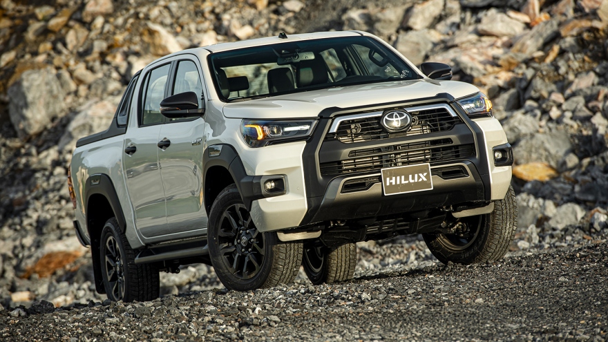 Toyota Hilux gây bất ngờ với doanh số tăng vọt sau khi ra mắt phiên bản mới