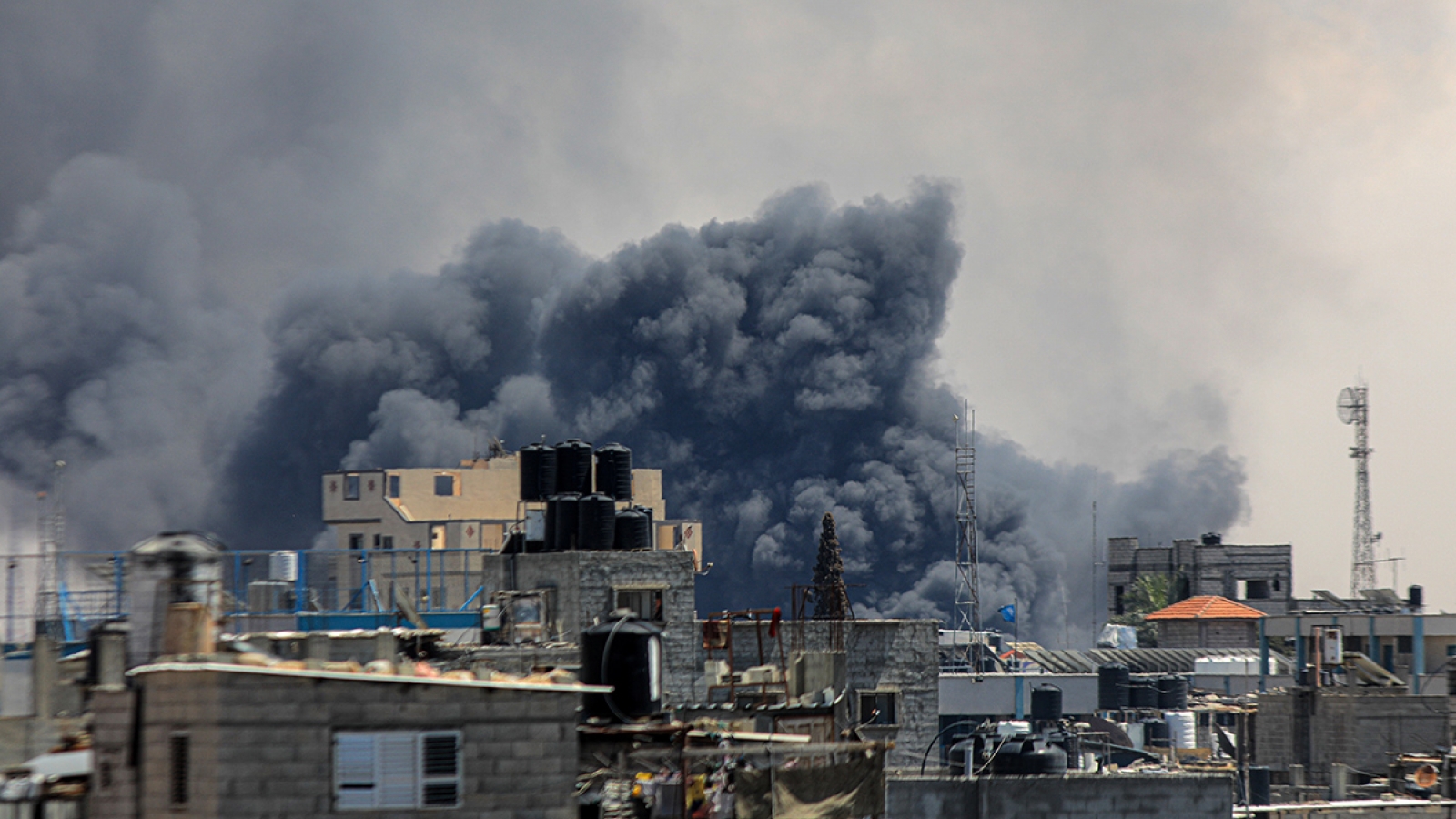 Các cuộc tấn công tiếp diễn ác liệt tại miền Trung và miền Nam dải Gaza