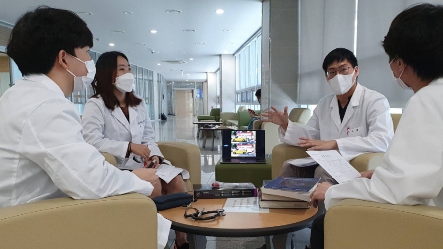 Hàn Quốc yêu cầu bác sĩ trở lại làm việc sau cuộc đình công kéo dài