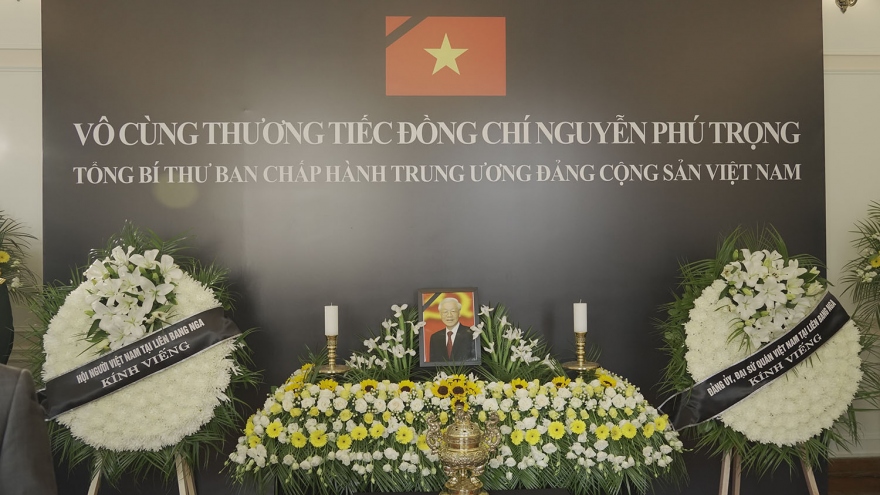 Bạn bè quốc tế và người Việt tại LB Nga tiếc thương Tổng Bí thư Nguyễn Phú Trọng