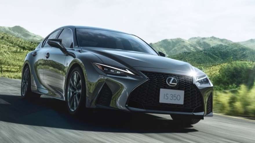 Lexus IS âm thầm ngừng bán tại Việt Nam?