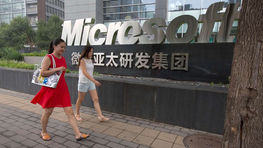 Nhân viên Microsoft tại Trung Quốc sẽ chỉ được dùng iPhone để làm việc