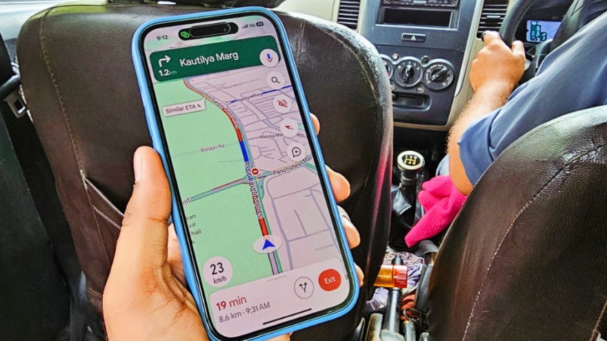 Người dùng iPhone đã có thể xem tốc độ di chuyển với Google Maps