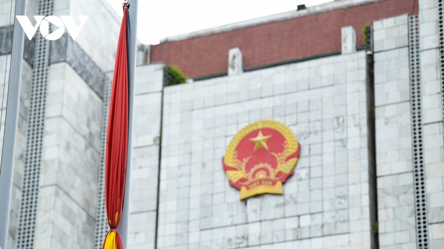Flags flown at half-mast in Vietnam as people mourn Party chief
