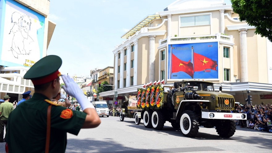 Lễ di quan Tổng Bí thư Nguyễn Phú Trọng từ Nhà tang lễ đến Nghĩa trang Mai Dịch