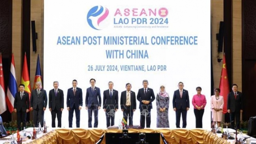 Vietnam represented at ASEAN Foreign Ministers' Meeting in Vientiane