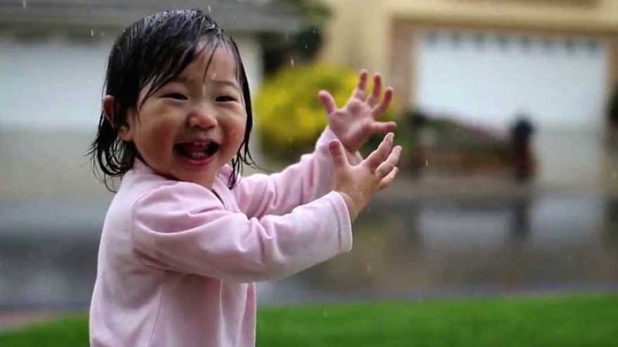 Bí quyết phòng bệnh cho trẻ trong mùa mưa