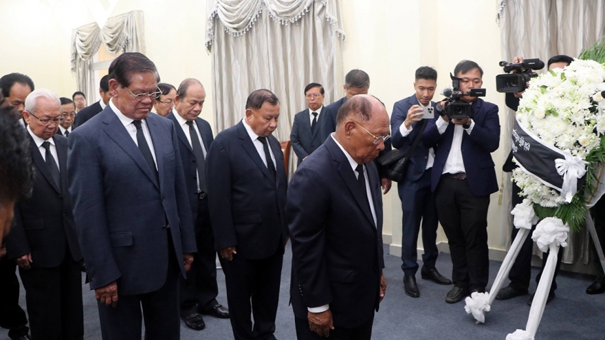Cambodian leaders commemorate Vietnamese Party General Secretary in Phnom Penh