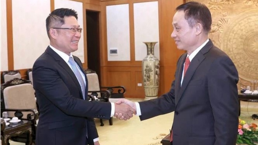 Laos, Vietnam share experience in Party external affairs