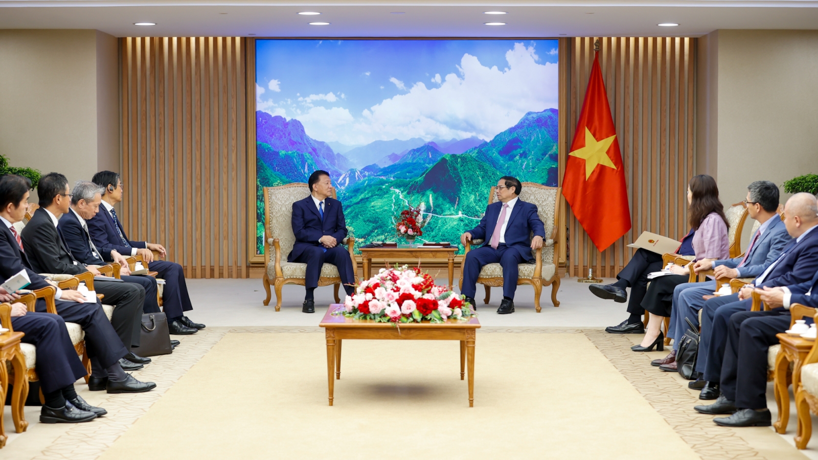 PM expects breakthroughs in Vietnam – Japan economic cooperation