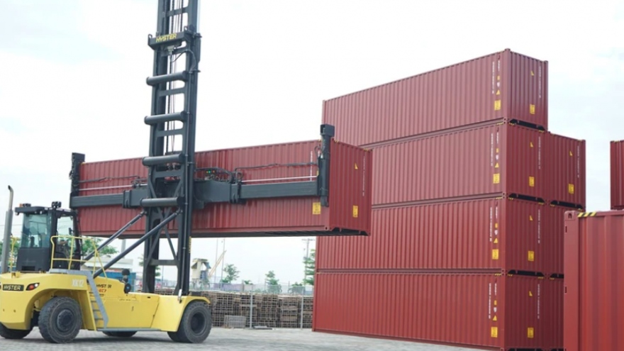 Hoa Phat delivers over 500 containers to world’s leading container leasing firm