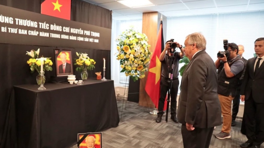 UN Secretary-General, ambassadors pay tribute to Party General Secretary Nguyen Phu Trong