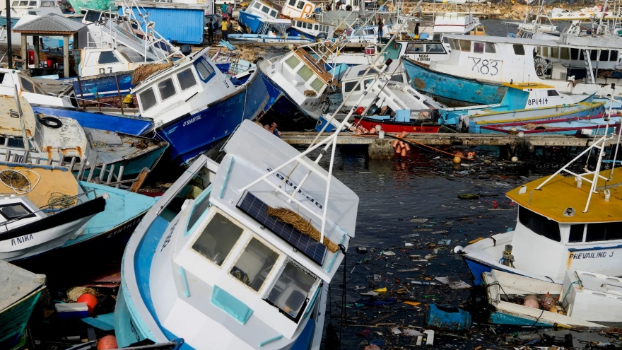 Siêu bão Beryl đổ vào khiến vùng Caribe "như ngày tận thế"