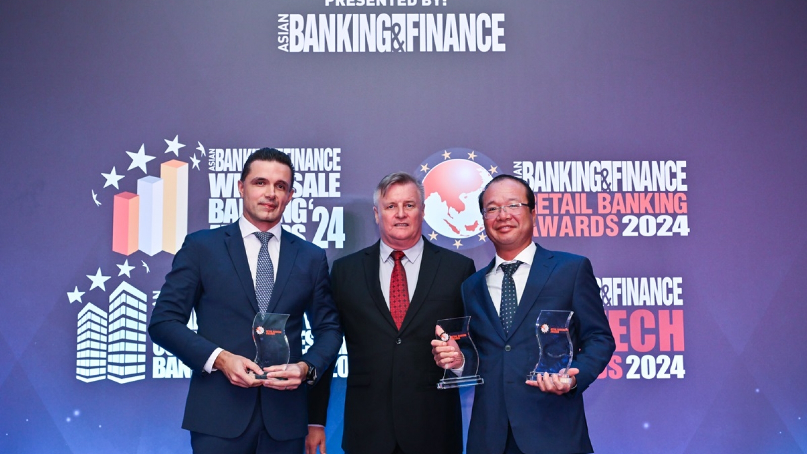 Các tổ chức quốc tế đánh giá cao chiến lược bán lẻ cộng hưởng số hóa của HDBank