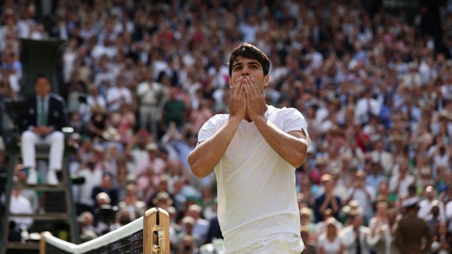 Thắng thuyết phục Djokovic, Alcaraz bảo vệ thành công chức vô địch Wimbledon