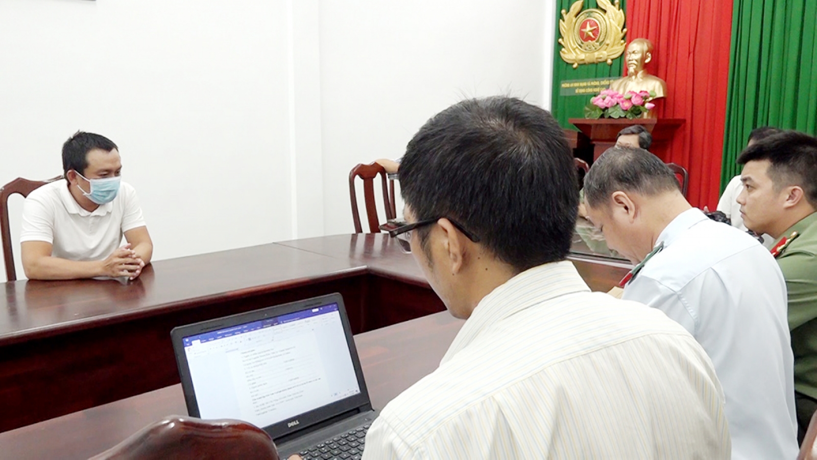 Đăng tải thông tin sai sự thật về ông Thích Minh Tuệ, hai người bị xử phạt