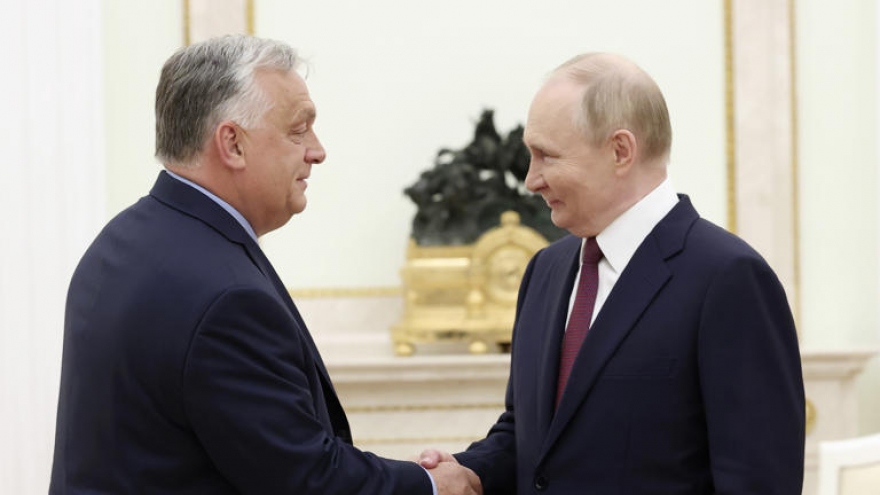 Các nhà lãnh đạo phương Tây chỉ trích chuyến thăm của Thủ tướng Hungary tới Nga