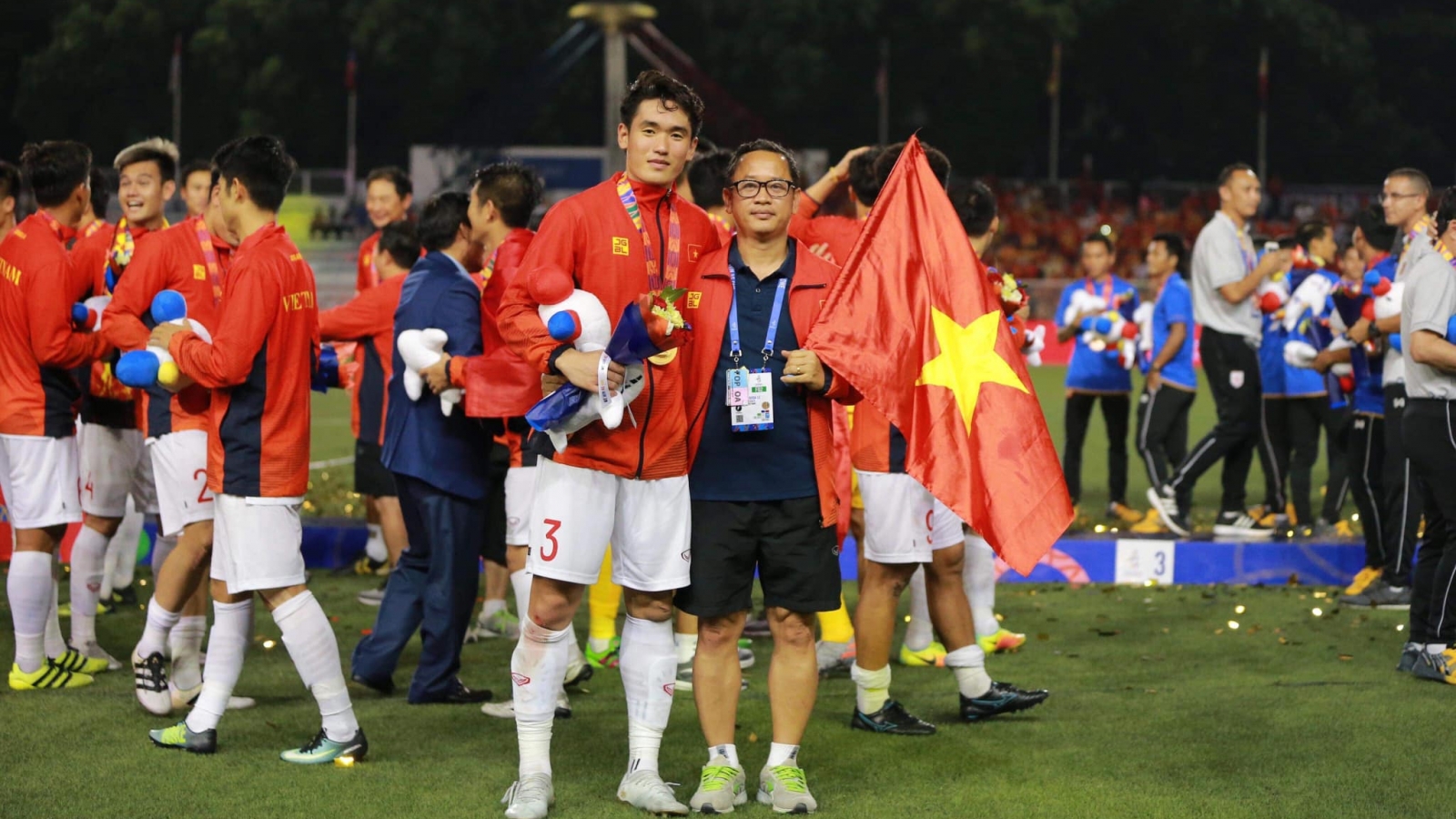 Cầu thủ vô địch V-League với 3 CLB khác nhau gia nhập đội hạng nhất