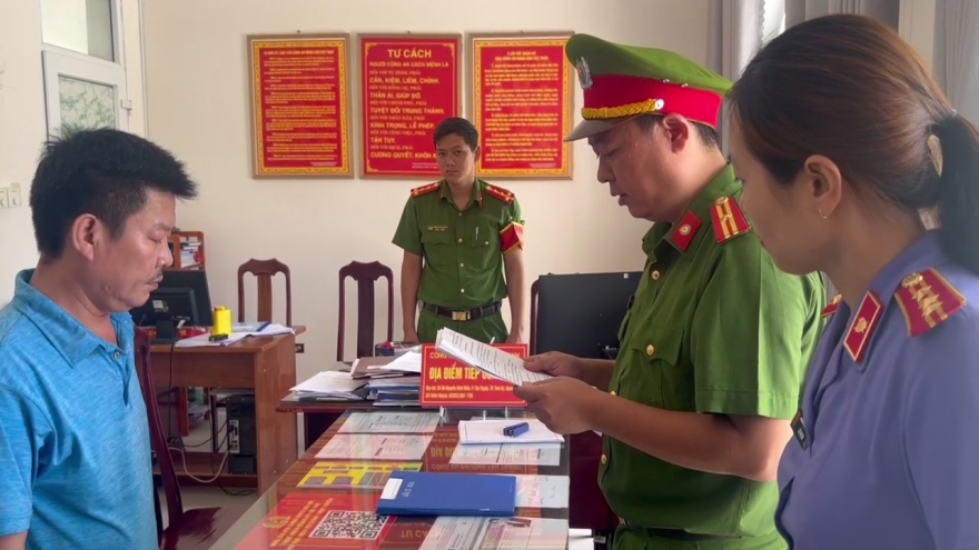 Bắt nhân viên chi nhánh văn phòng đăng ký đất đai về hành vi “nhận hối lộ”