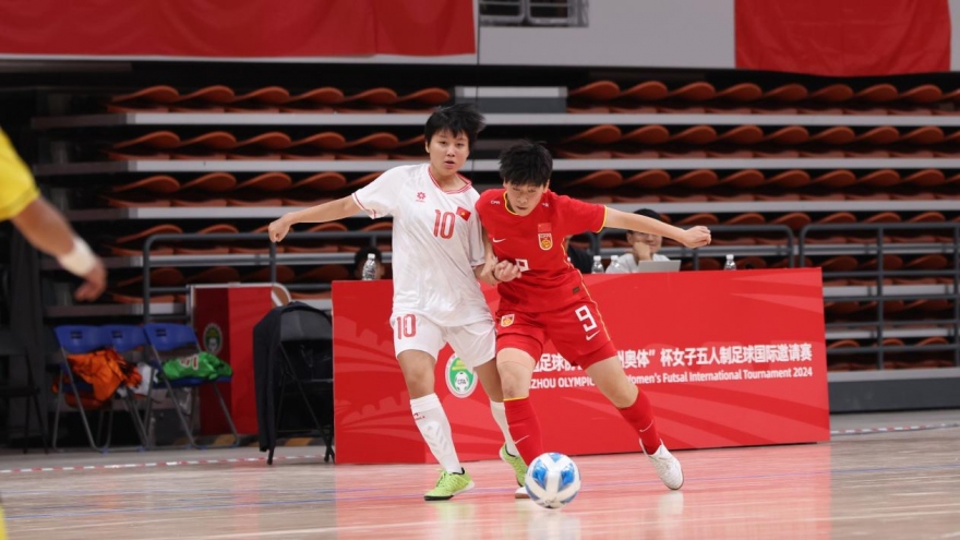 Thắng đội bóng Trung Quốc 3-0, đại diện bóng đá Việt Nam tiến gần chức vô địch