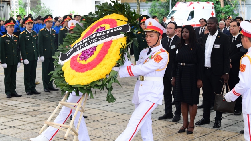 Hơn 1.560 đoàn trong và ngoài nước viếng Tổng Bí thư Nguyễn Phú Trọng