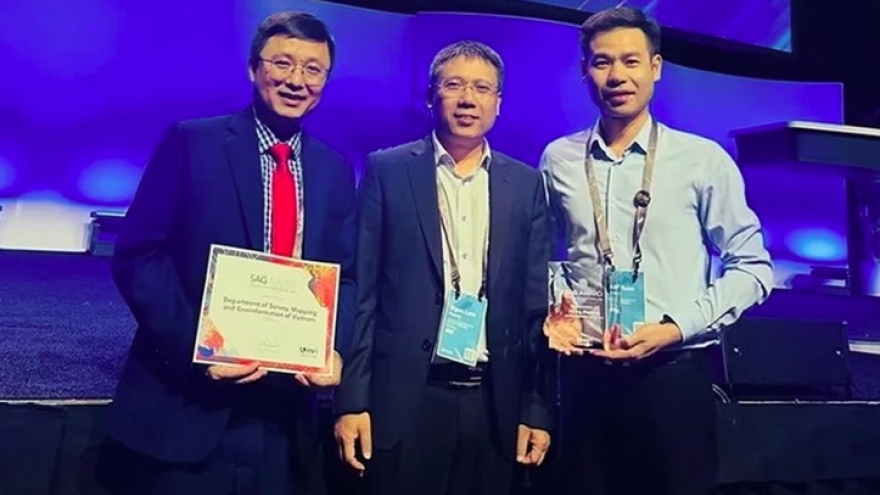 Vietnam honoured for GIS excellence at global conference