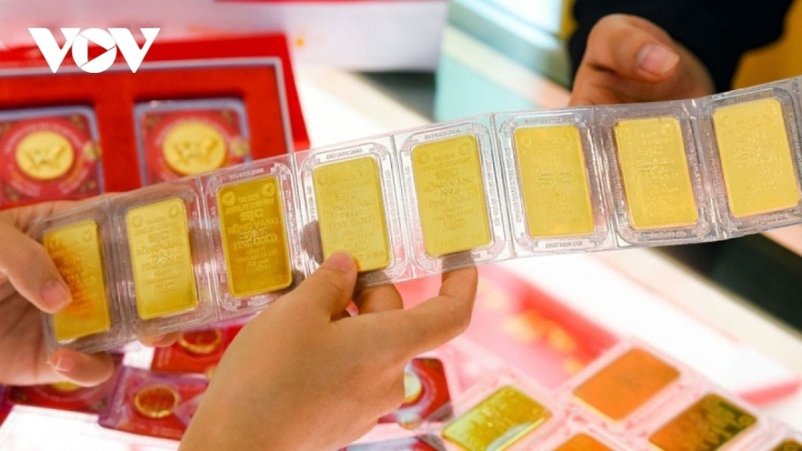 Gold prices suddenly bounce back to reach VND80 million