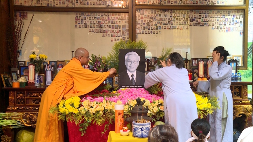 Người Việt tại Lào tưởng nhớ Tổng Bí thư Nguyễn Phú Trọng