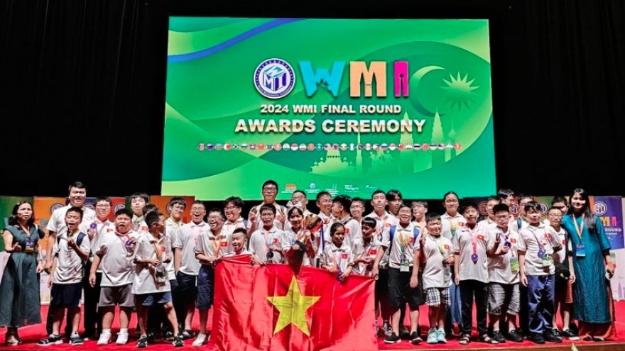 All Vietnamese students win prizes at mathematics contest in Malaysia