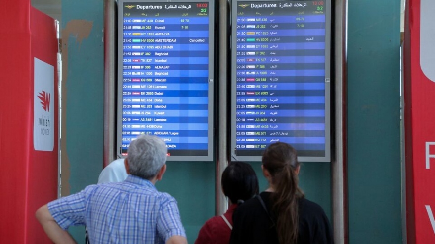 Nhiều hãng hàng không hoãn, hủy chuyến bay đến Lebanon