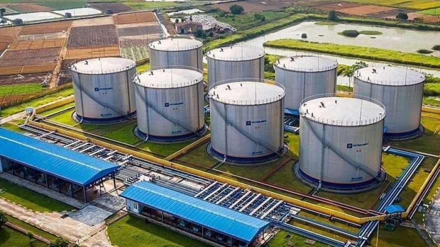 Vietnam exports over 1.1 million tonnes of oil and petroleum in H1