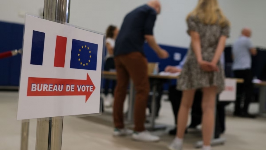 Tỷ lệ cử tri Pháp đi bỏ phiếu vòng 2 cao hơn đáng kể so với lần trước
