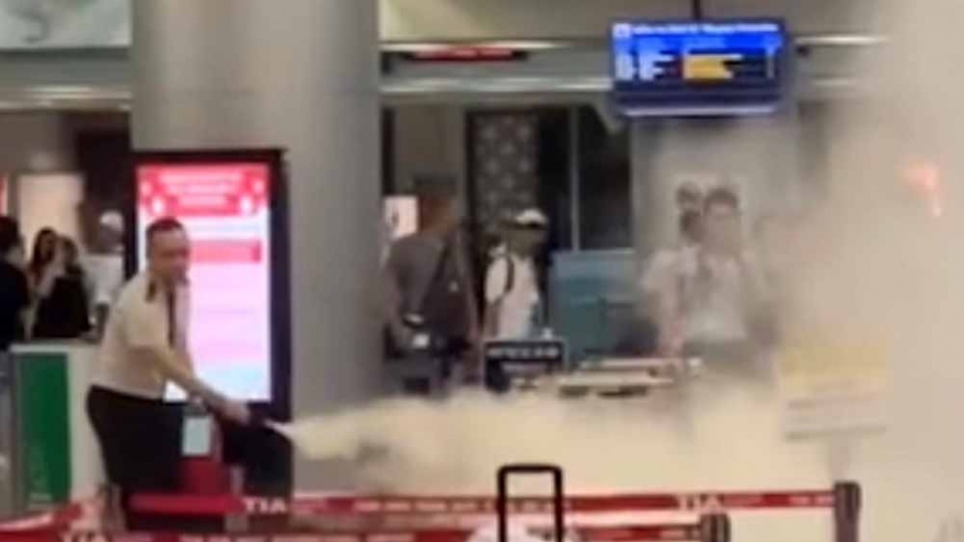 Pin tự chế khách bỏ lại sân bay Tân Sơn Nhất bị cháy
