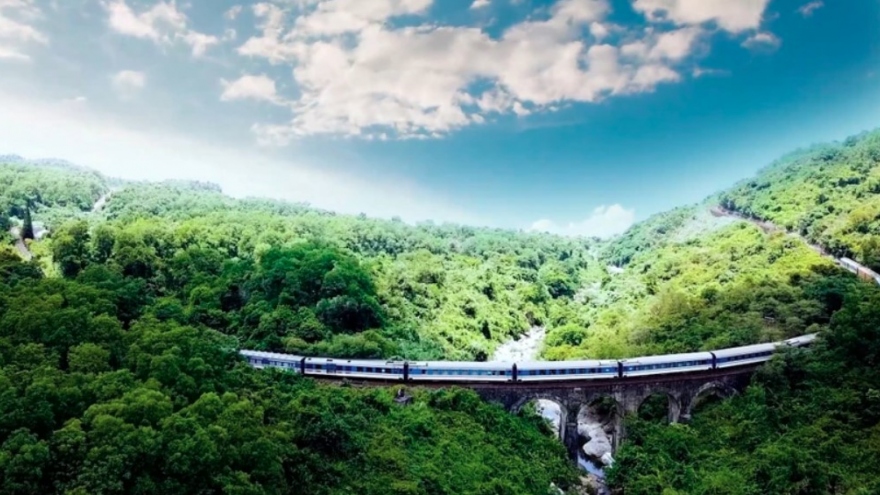 Vietnam debuts video clip promoting railway tourism