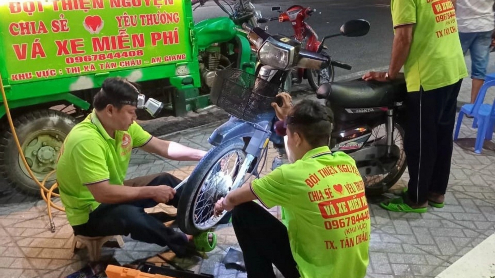 Nghìn đêm làm “hiệp sĩ” trên đường thiên lý