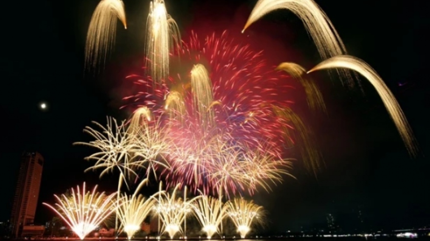 Finnish team triumphs at Da Nang International Fireworks Festival