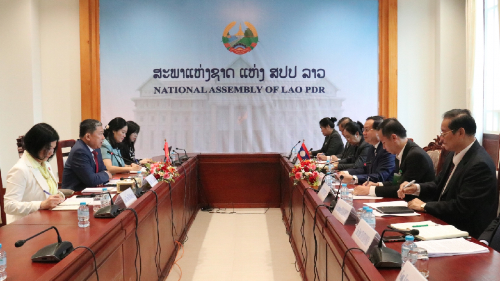 Ủy Ban đối ngoại của Quốc hội Việt Nam và Lào tăng cường hợp tác