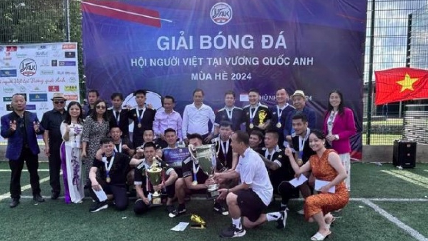 Summer football tournament cheers Vietnamese expats across UK