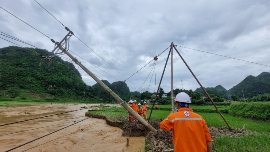 PC Sơn La cấp điện trở lại cho hơn 15.000 khách hàng bị ảnh hưởng bởi mưa lũ