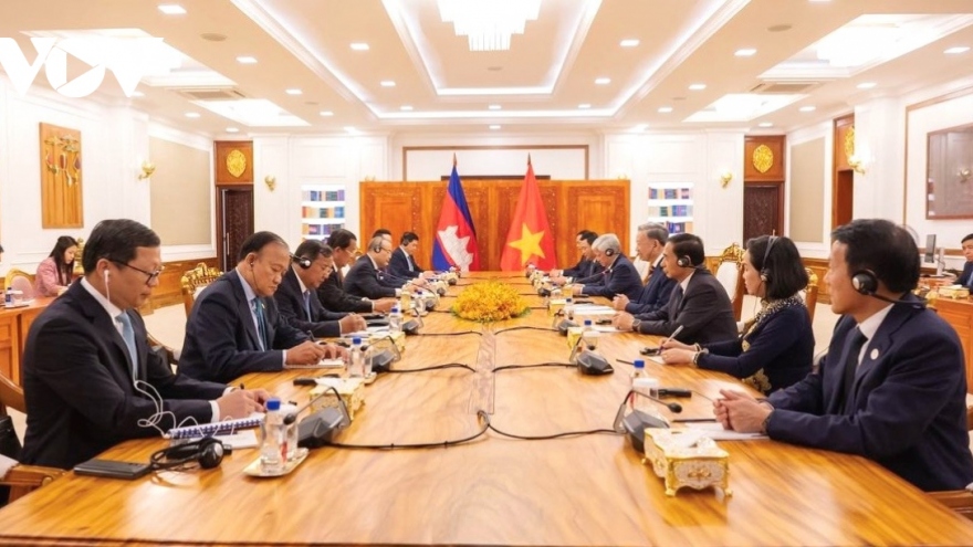 President To Lam holds talks with Cambodia’s CPP, Senate leader