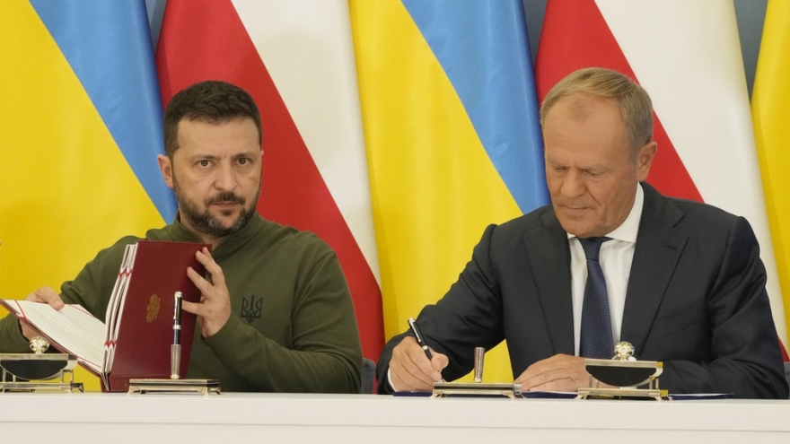 Ba Lan - Ukraine ký thỏa thuận an ninh, cam kết lập Quân đoàn Ukraine tại Ba Lan