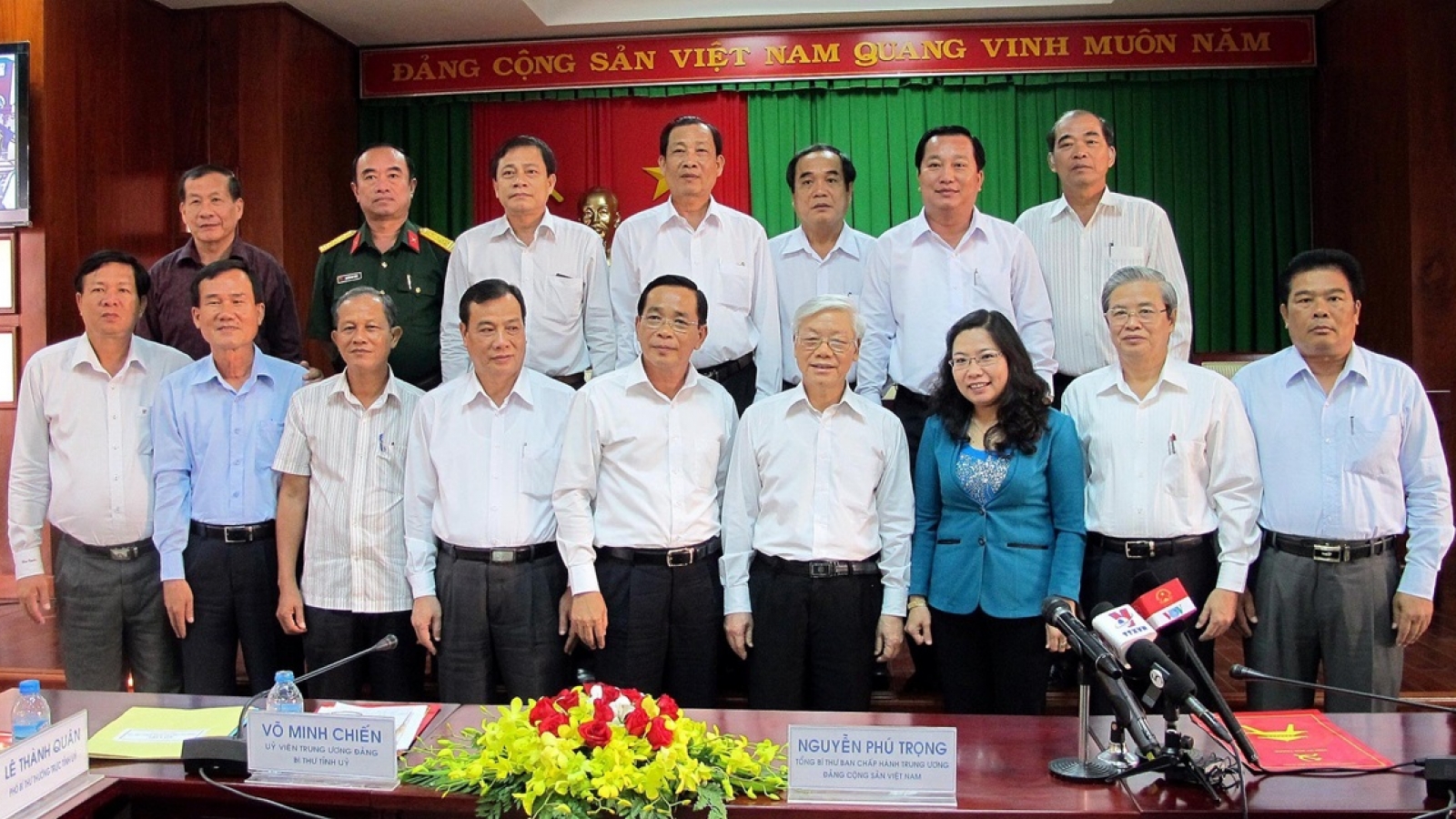 Tổng Bí thư Nguyễn Phú Trọng - Cả cuộc đời vì nước vì dân