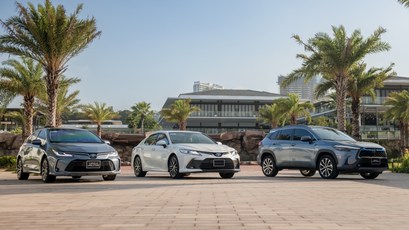 Những mẫu xe hybrid nổi bật nhất tại thị trường Việt Nam