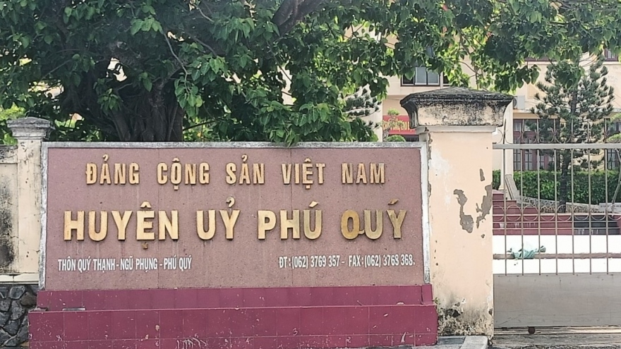 Tạm đình chỉ chức vụ Chủ tịch huyện Phú Quý