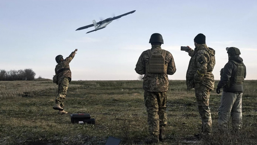 UAV Ukraine vượt quãng đường kỷ lục 1.770km, tấn công căn cứ không quân Nga
