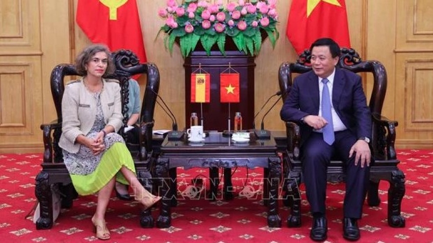 Vietnam, Spain seek to enhance cooperation in cadre training