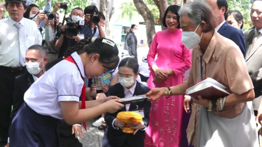 Thai Princess helps improve schoolchildren's lives in Quang Tri