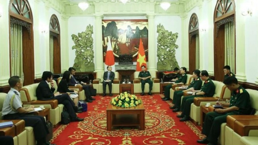 Japanese Senior Deputy Minister for Foreign Affairs welcomed in Hanoi