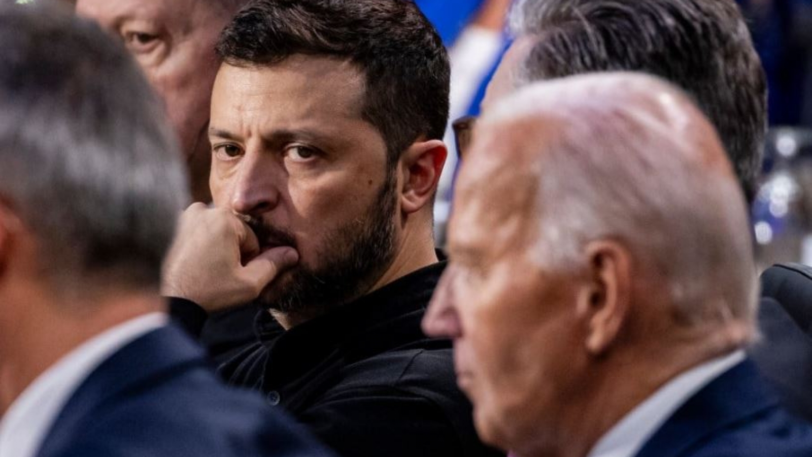 Ông Zelensky trắng tay sau chuyến thăm Mỹ, Ukraine đặt kỳ vọng vào ông Trump?